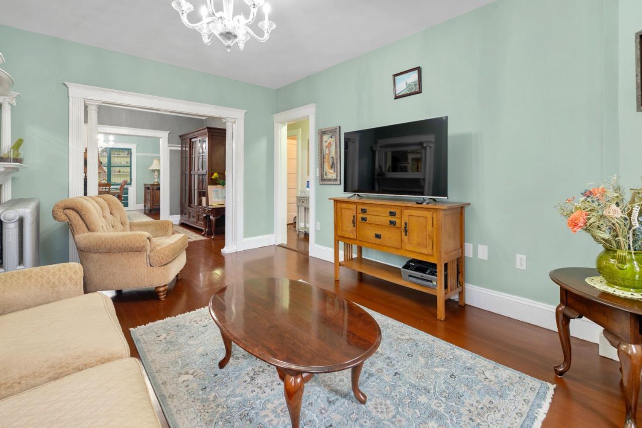 Bright & Spacious 2Br Apartment, Mins From Downtown Boston, Parking Exterior foto