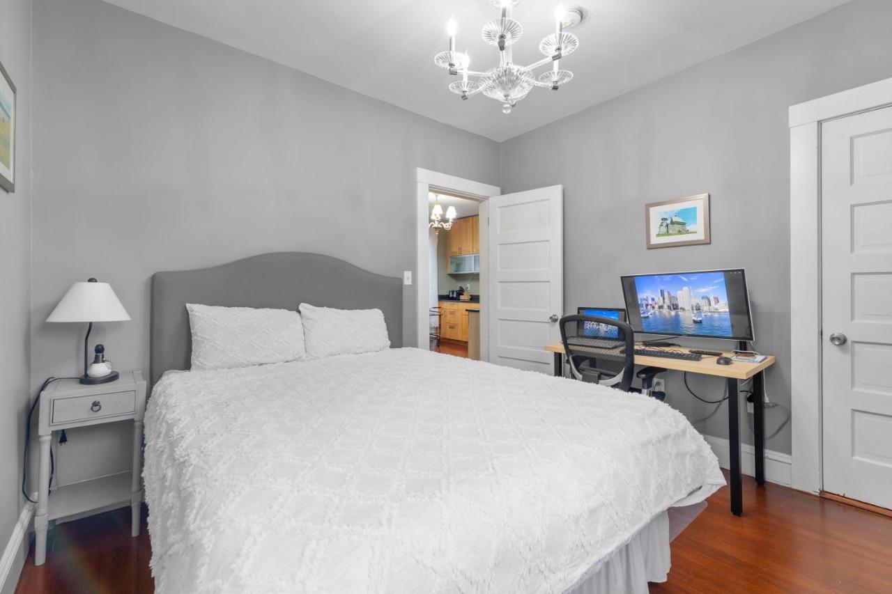 Bright & Spacious 2Br Apartment, Mins From Downtown Boston, Parking Exterior foto
