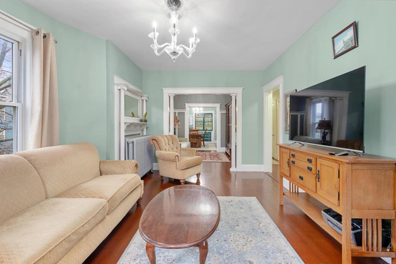 Bright & Spacious 2Br Apartment, Mins From Downtown Boston, Parking Exterior foto