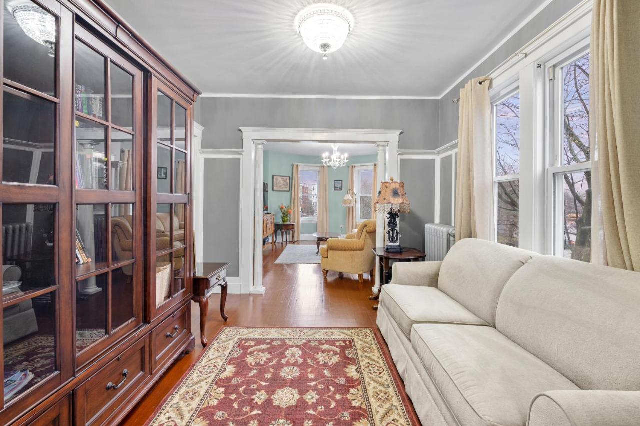 Bright & Spacious 2Br Apartment, Mins From Downtown Boston, Parking Exterior foto